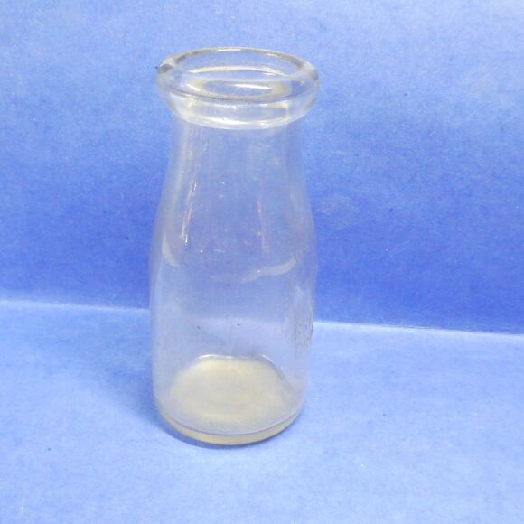 Bremerton Creamery Co. Milk Bottle Half Pint Clear Glass Vintage Embossed WA - Picture 4 of 16